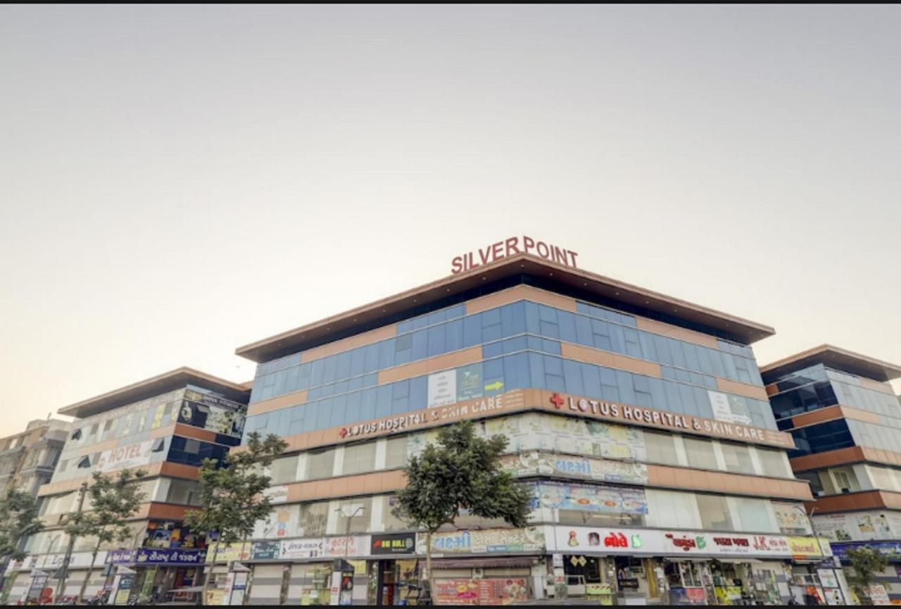 Hotel Nexus Surate Exterior foto